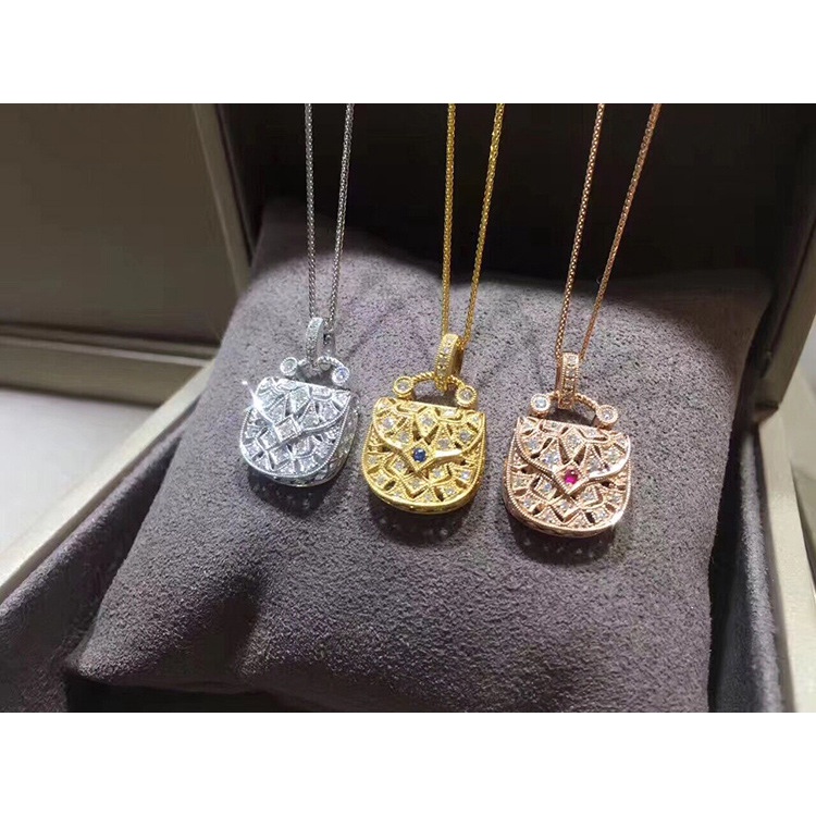 Set Kalung Emas 18K Hias Liontin Berlian Bahan Stainless