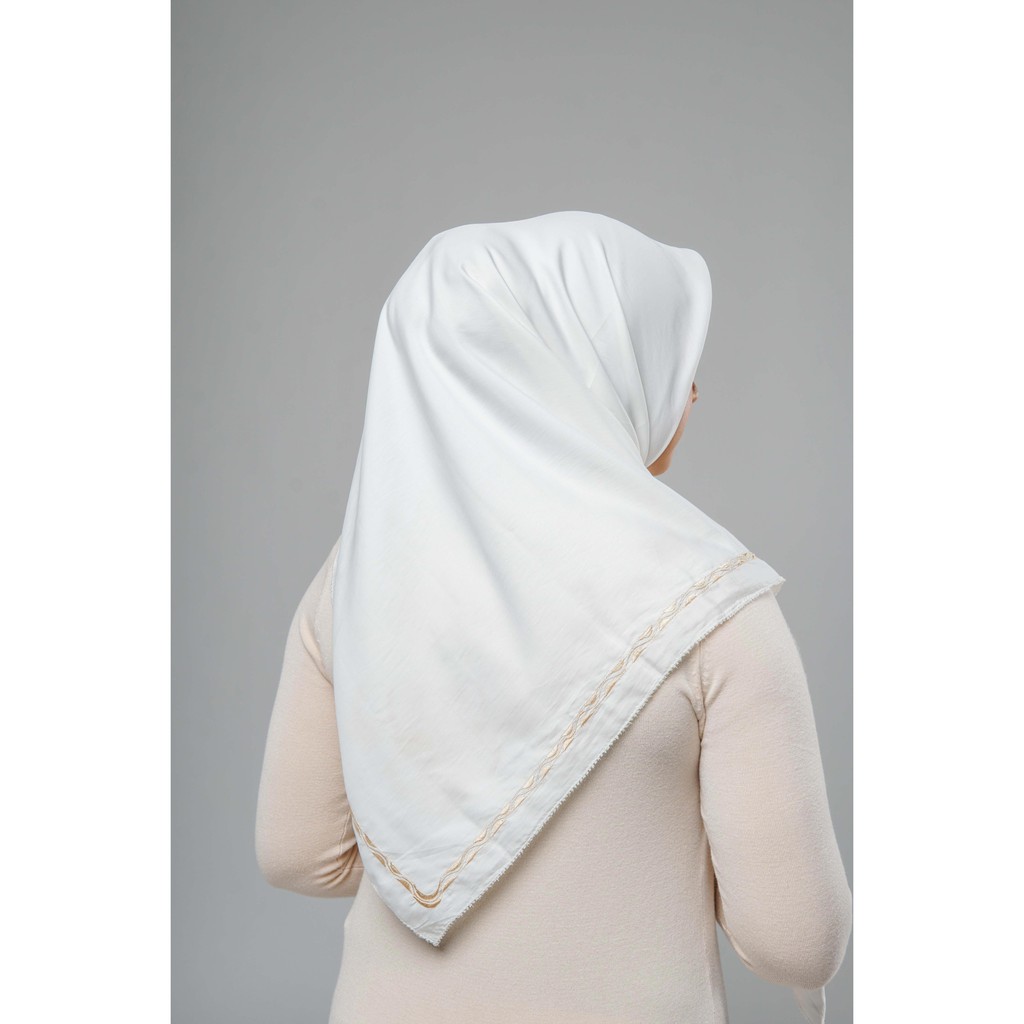 NIRNAYA SCARF WHITE - JEDA X RUMAH AYU