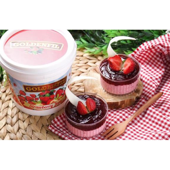 

ENAK Goldenfil Strawberry Jam 1kg( 50% Buah asli) selai strawberry BANYAK RASA