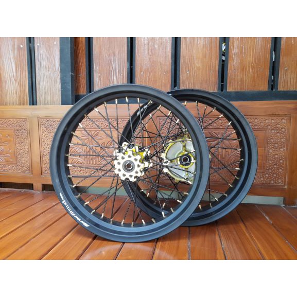 VELG SET SUPERMOTO CRF 150 L WHEELSET SUPERMOTO CRF 300/350 Ring 17