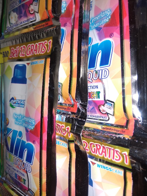 So Klin Liquid Detergen Pencuci Pakaian Cair  12sachet All Varian