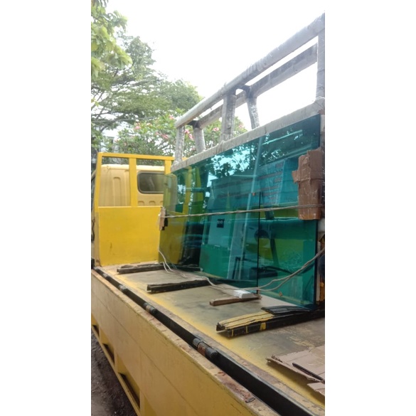 Kaca tempered stopsol blue green 8mm custom per M2