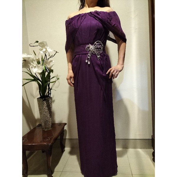 Second baju pesta panjang. Long party dress