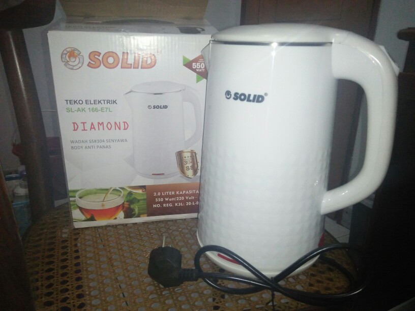 Teko Listrik 2l Solid Diamond Sl-ak166-e7l Electric Kettle / Ceret Elektrik 2 Liter Hitam Putih