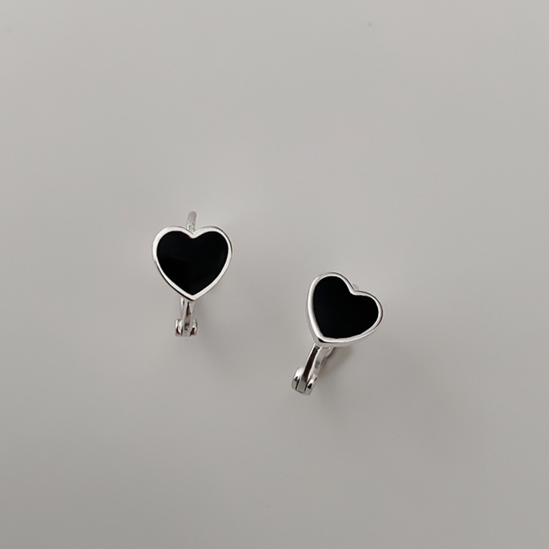 Anting Bentuk Hati Warna Hitam Untuk Aksesoris