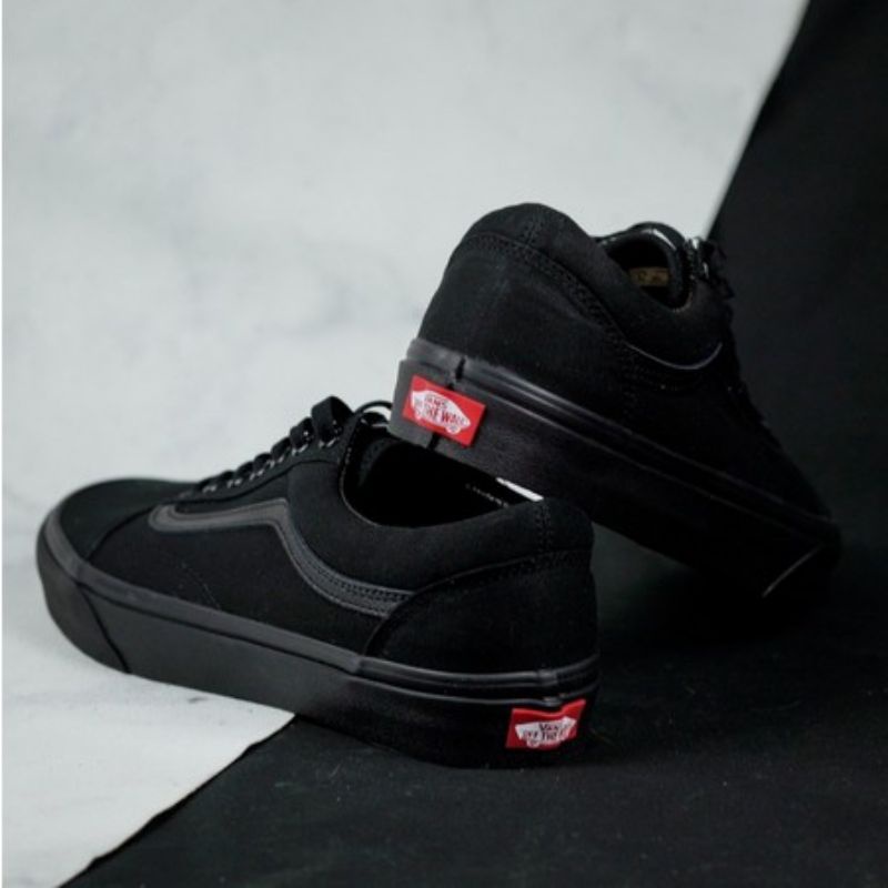 Sepatu sneakers Hitam Polos Sepatu Vans Fullblack Casual Skate