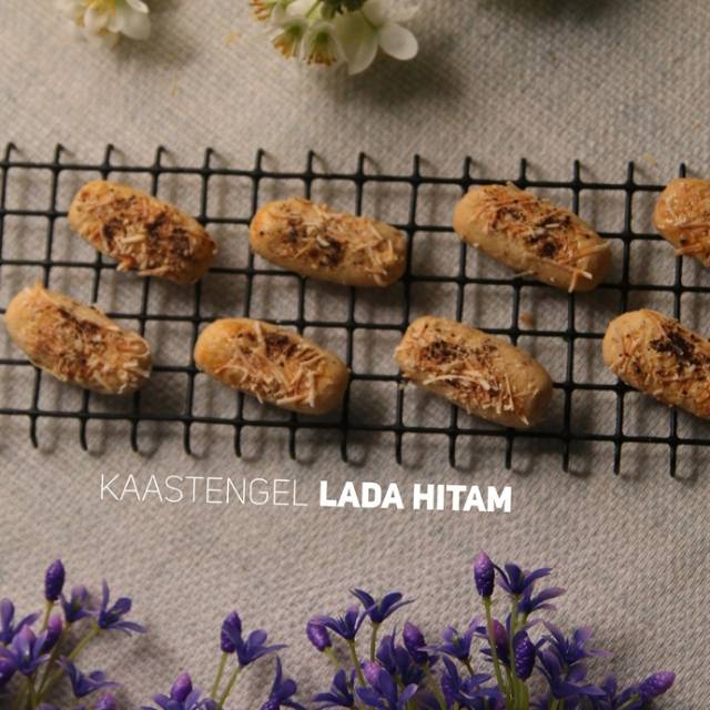 

Kue Kering Kaastengel Lada Hitam Home Made Roombutter Cookies Lebaran, Natal, Tahun Baru, Imlek