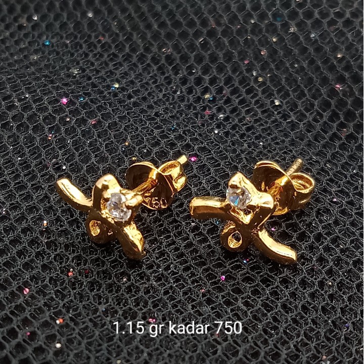 Anting emas. 1.15 gr Kadar 750 - 1332