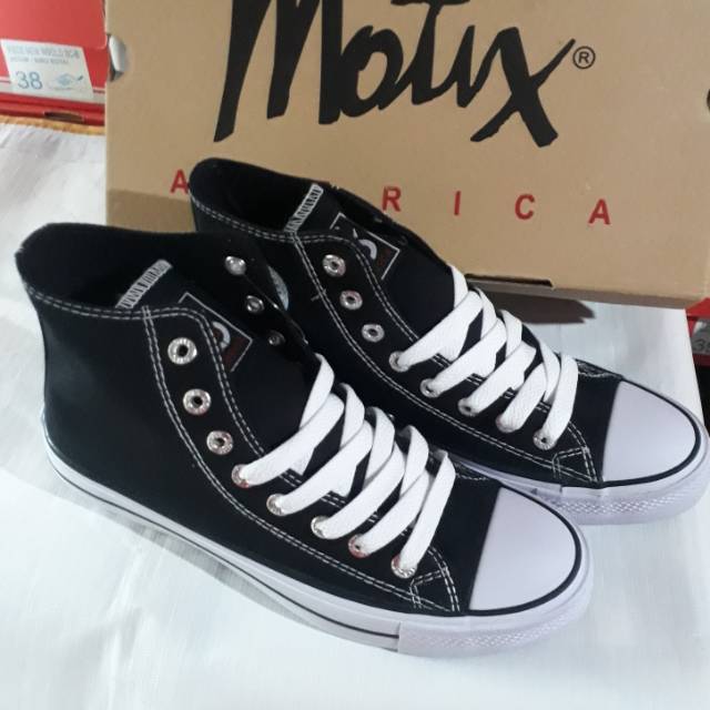 Sepatu sekolah warior tinggi merk MOTIX america  original