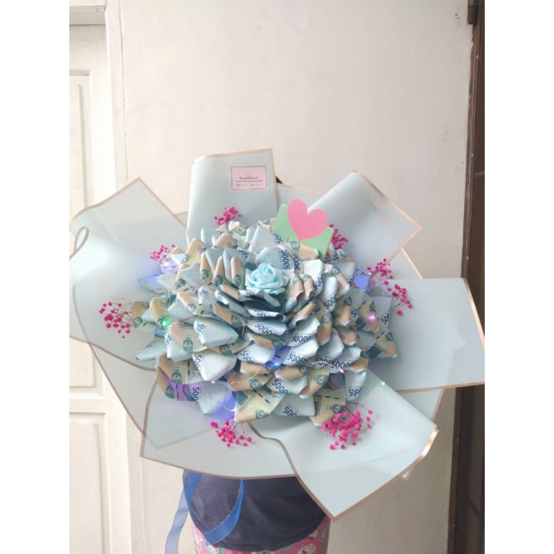 Buket uang / money bouquet / buket bunga artificial / buket bunga murah / birthday bouquet