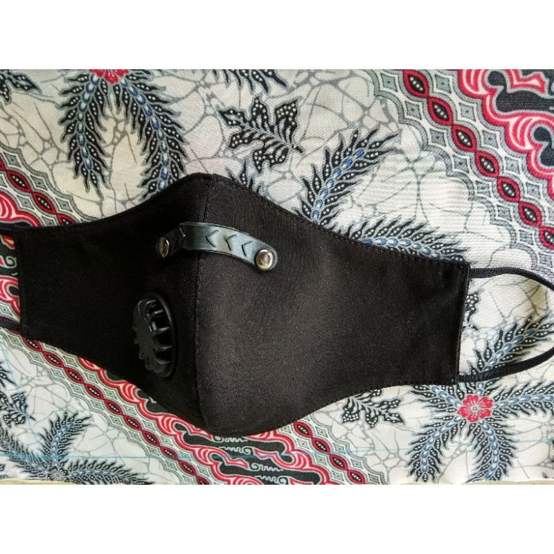 Masker kain 3 ply type N95 (hitam)