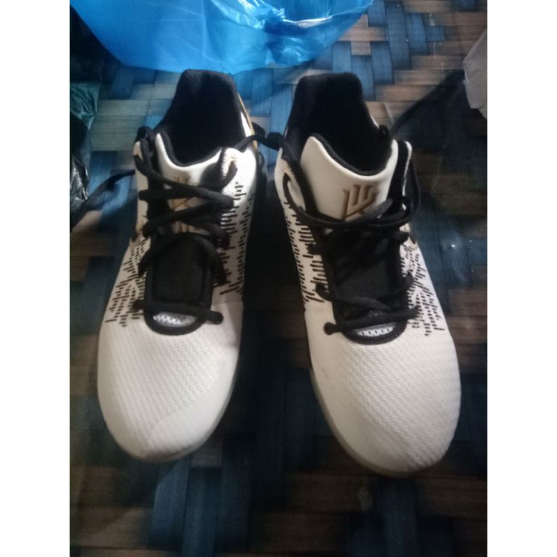 sepatu basket kyrie flytrap 2