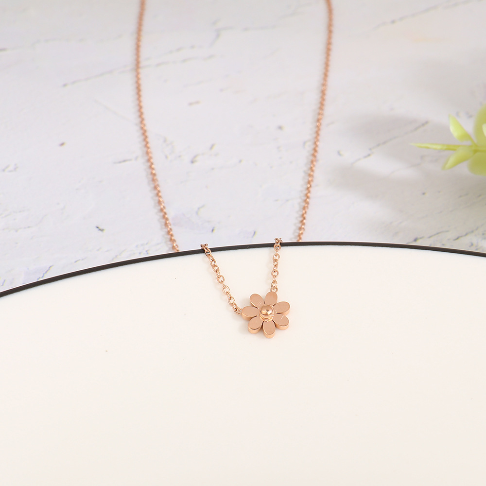 Korean Daisy Necklace Simple Flower Pendant Titanium Steel Rose Golden Necklace Net Red  Titanium Steel Pendant