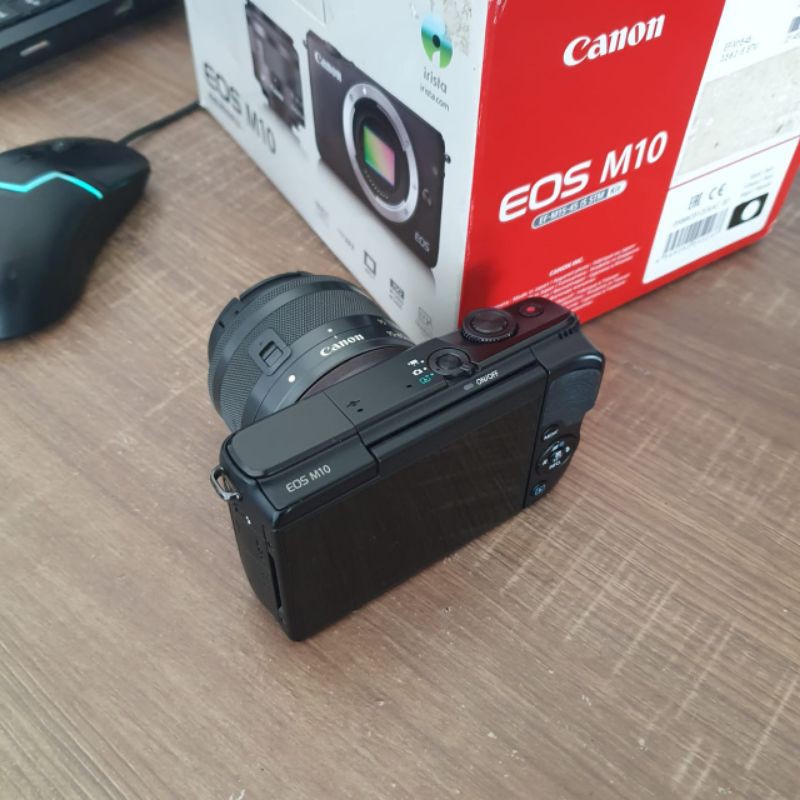 Kamera Canon M10