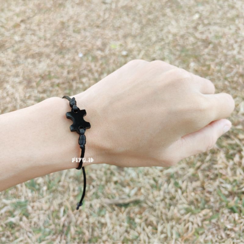 GELANG TALI SATIN PUZZLE HITAM DAN PUTIH / BUKAN GELANG COUPLE ( HARGA 1 GELANG )