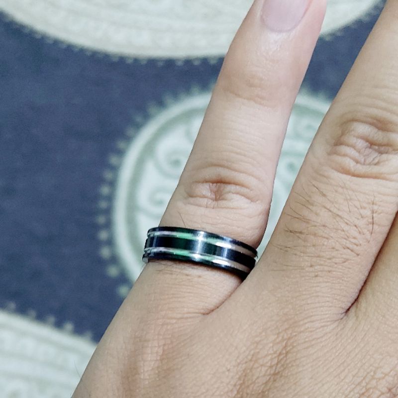 cincin titanium list silver hitam
