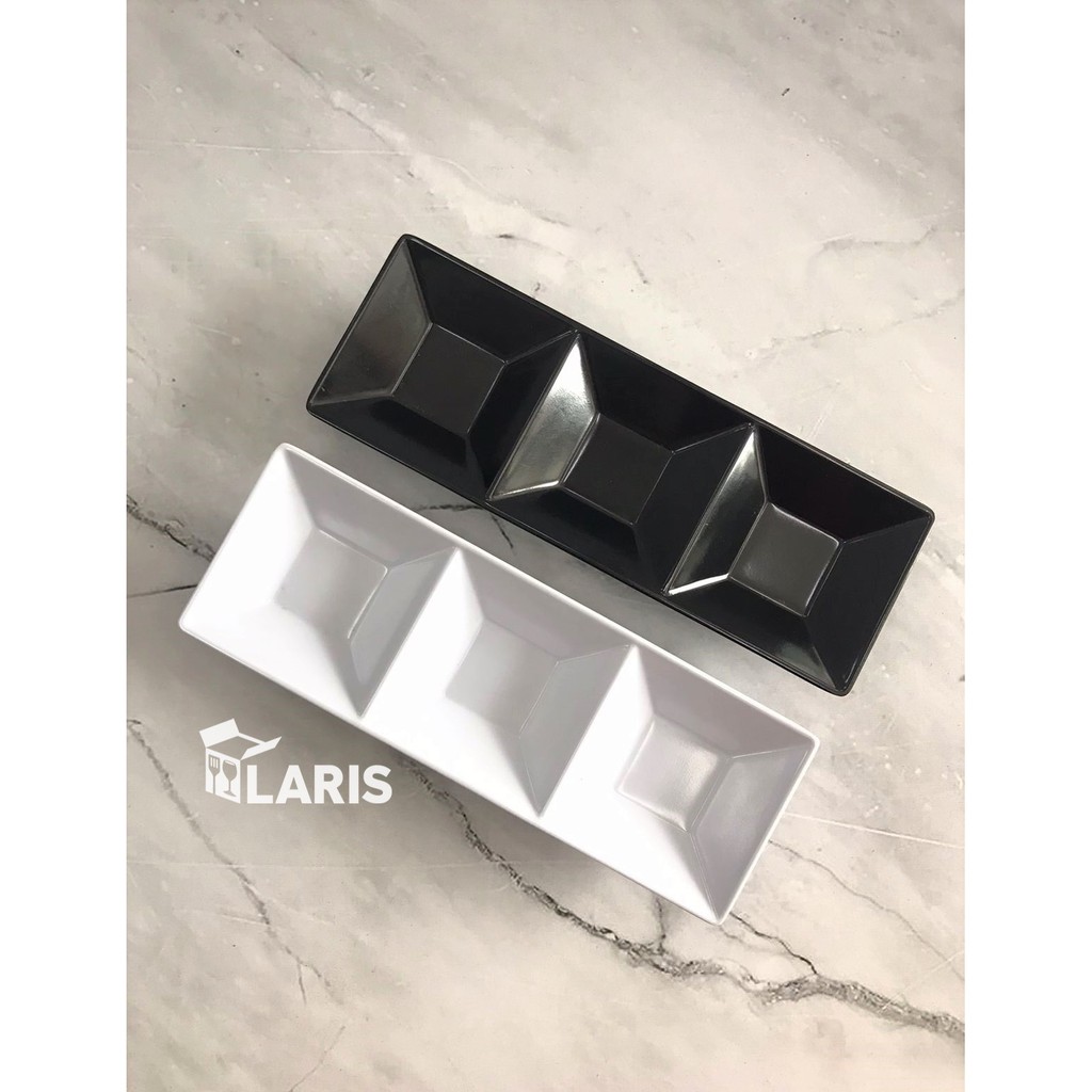 Sauce Dish Kotak Melamin Sekat 3 Merk Onyx 14327 / Piring Sambal