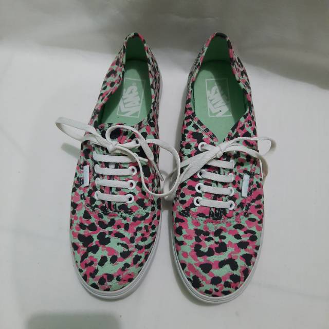 vans preloved/ sepatu second/ separu preloved/ sepatu bekas