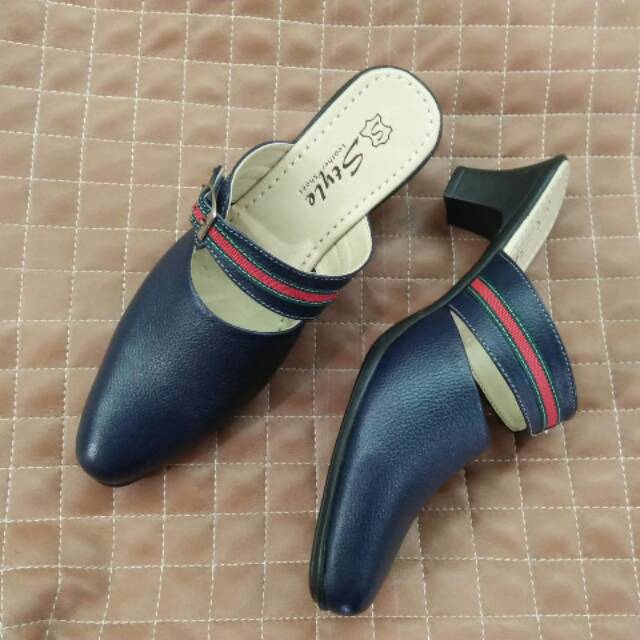 Tutong papirut  wanita