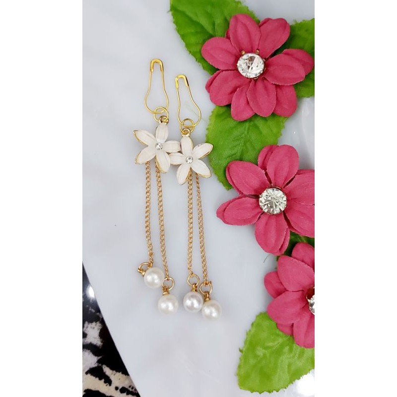 A142 Anting hijab juntai bunga pearl gold