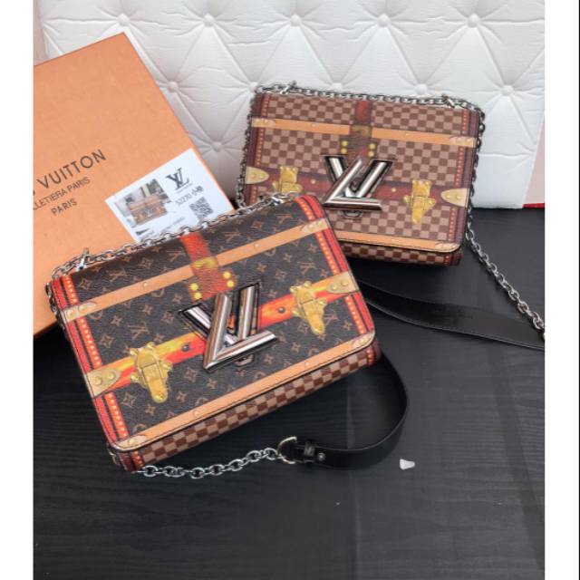 LV SLING TWIST