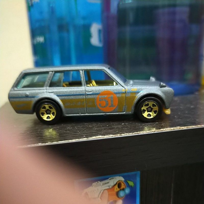 hotwheels Datsun 510 wagon satin