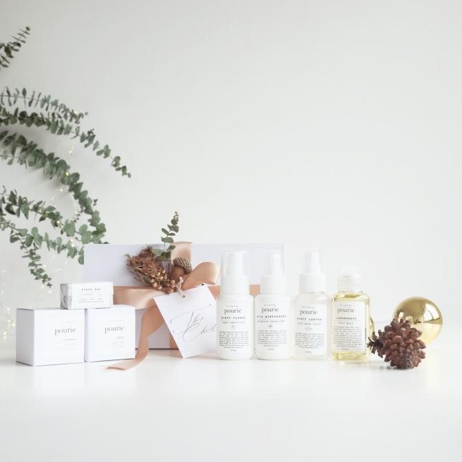 

Christmas Hampers Pourie Holiday Essential Set - Natural Products Gift