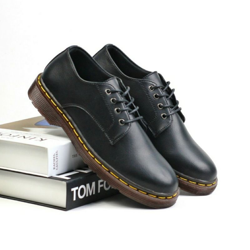 bungkusuku - Sepatu Formal Pria Docmart Kulit Kerja Kuliah Pantofel Hitam Coklat 39-43