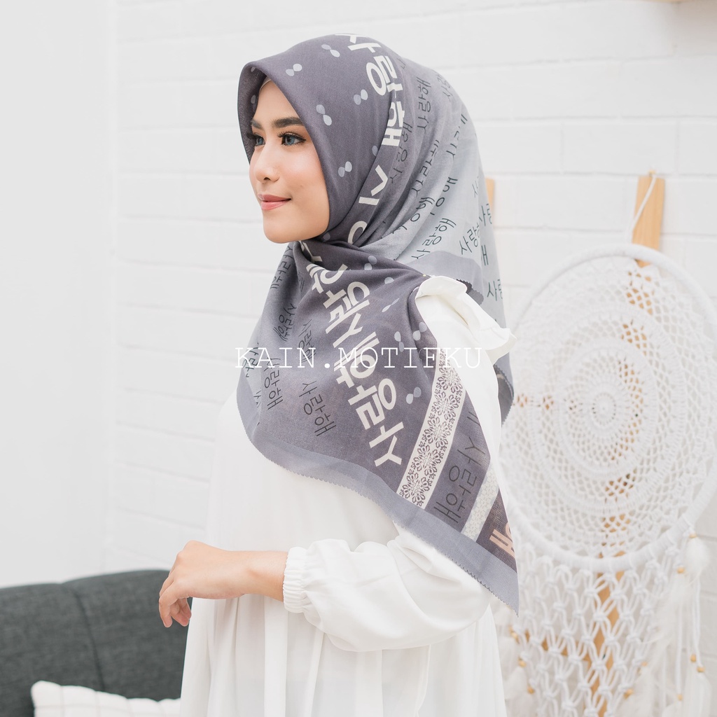 JILBAB MOTIF HIJAB SEGIEMPAT VOAL MOTIF PREMIUM JILBAB PRINT LASERCUT KERUDUNG SEGIEMPAT MOTIF MURAH-Hangul Abu