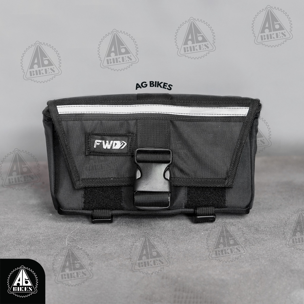 Cycling Bar + Hip Pouch Bag Forward