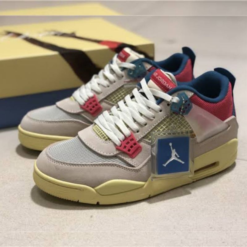 Sepatu Nikr Jordan 4 Retro "Guava/Ice"