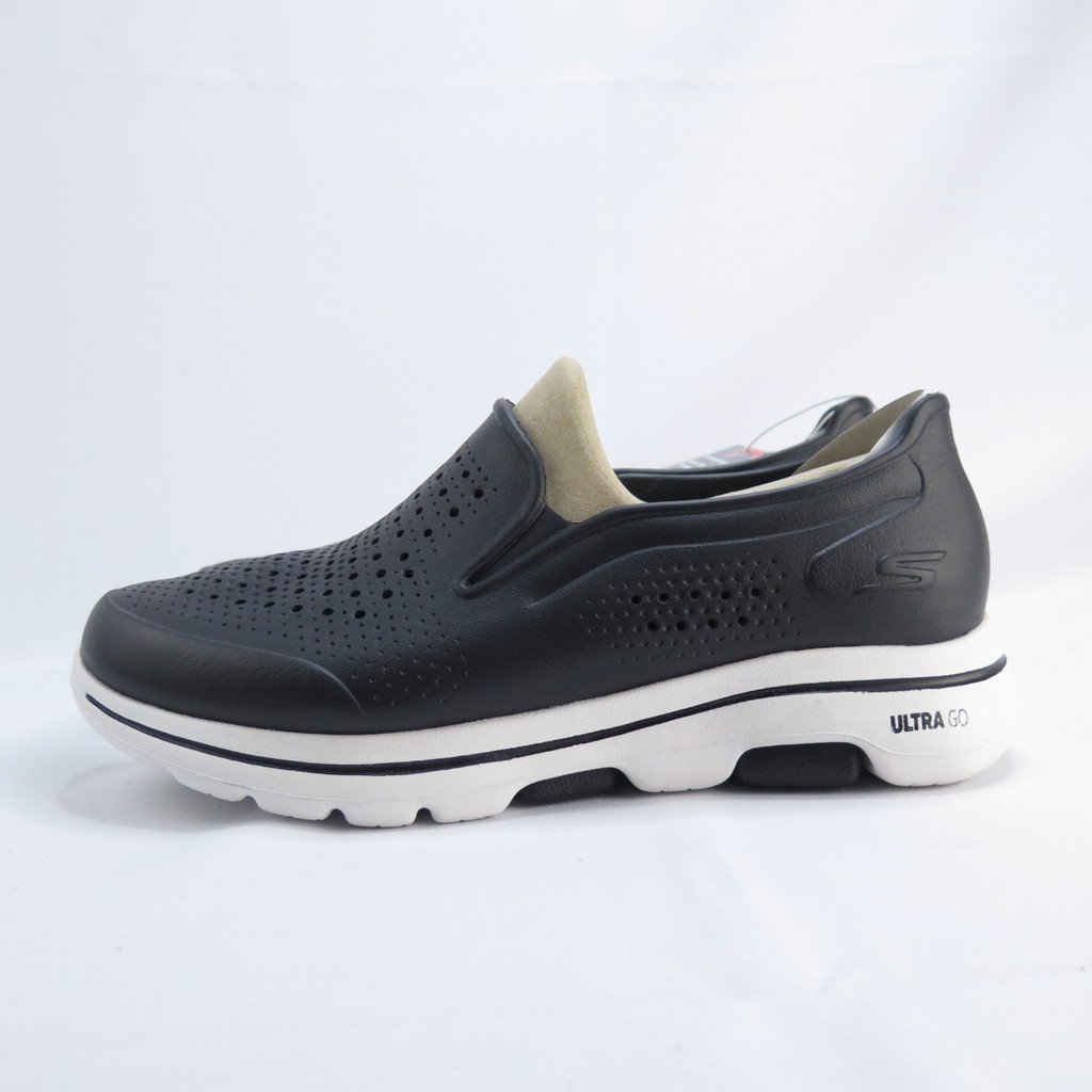 skechers hitam