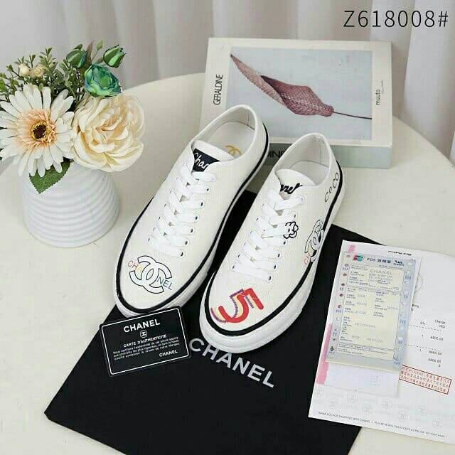 Sepatu women chanel sneaker z618008