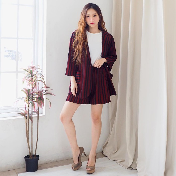 Milly Stripes Blazer Set / Setelan Blazer + Celana Pendek Wanita Lucu