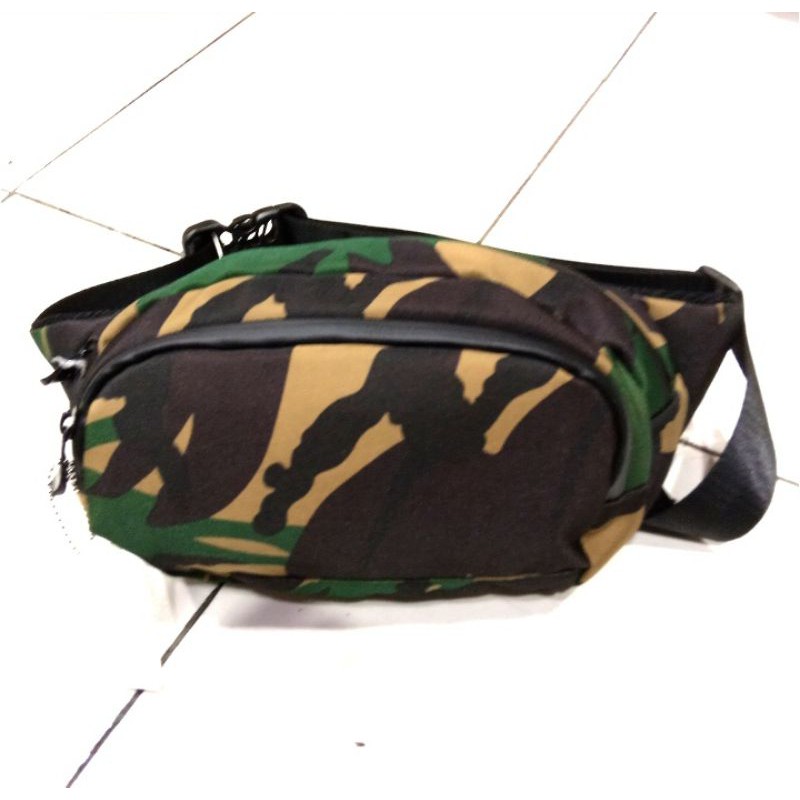 tas pinggang / tas sling bag corak army