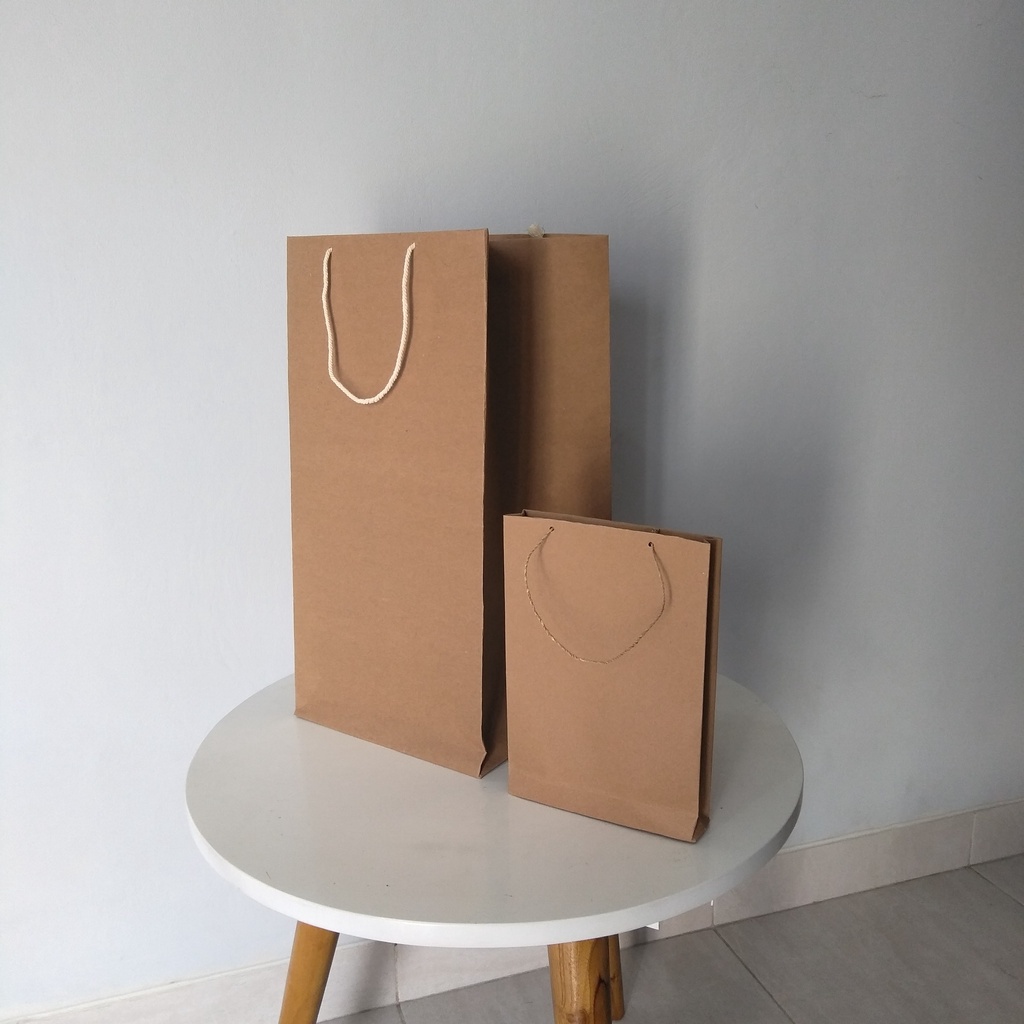 

Paperbag Custom Packaging / Tas Kertas Bingkisan Natal Kado Hari Raya Lebaran dll