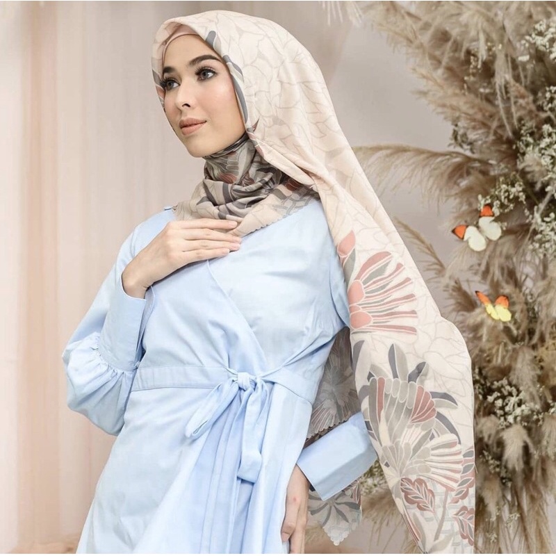 Papillon Scarf Wearing Klamby