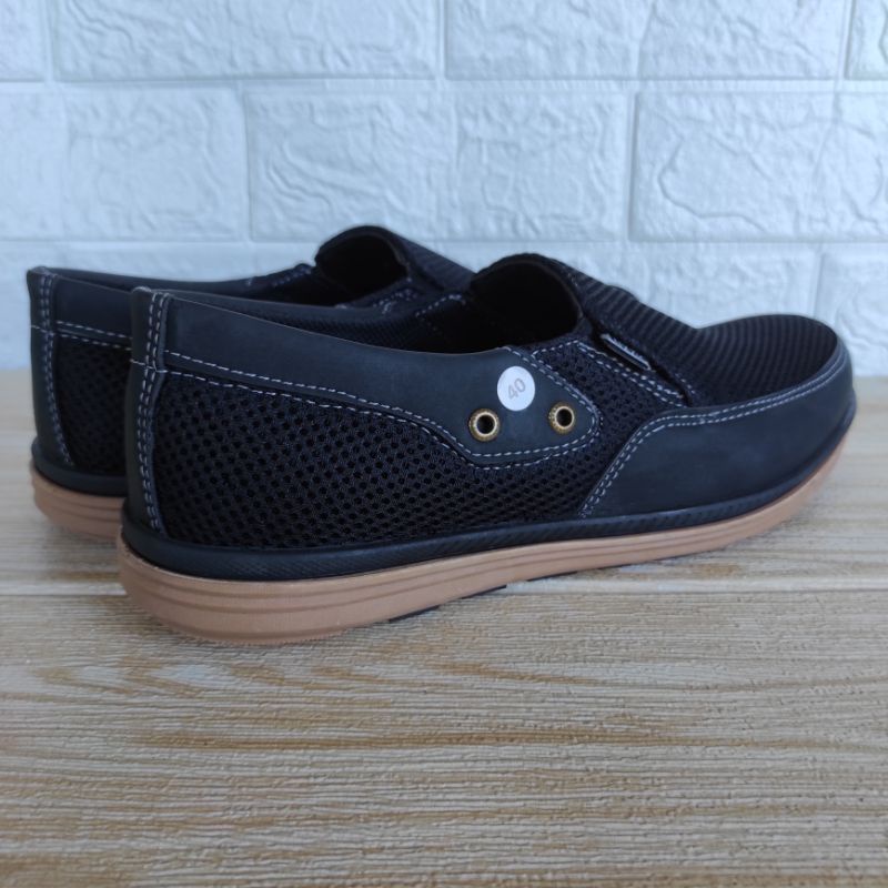 Sepatu Pria Slip On Kasual Premium Casual Sol Karet Lentur Kulit Suede Kantoran Original Mojokerto