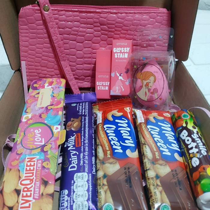 

SPECIAL GIFT / kado ulang tahun / valentine liptint emina + silver queen + cadbury