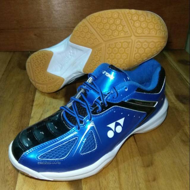 Sepatu Yonex Power Cushion 35 Size 42