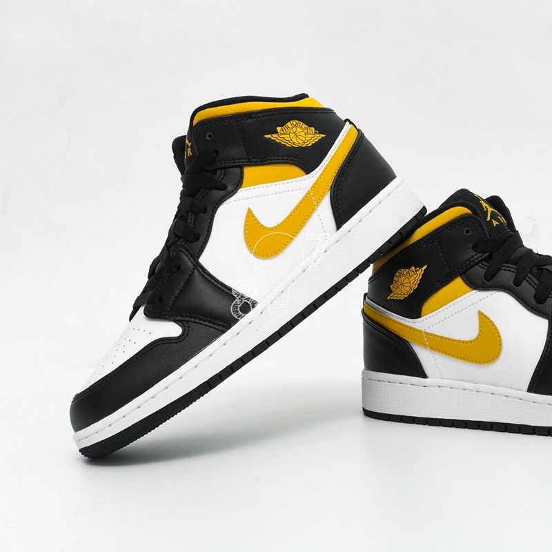 Air Jordan 1 Mid Black University Gold GS Women