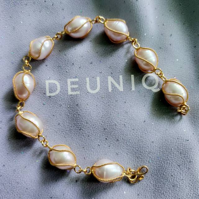 Gelang paloma mutiara air tawar asli oleh oleh khas lombok Gelang paloma mutiara air tawar asli oleh oleh khas lombok