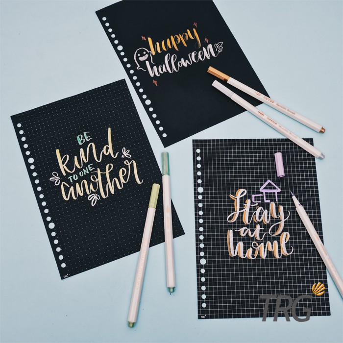 

TRG - Isi Loose Leaf Hitam A5 TRG - Refill Binder Black Paper Dotted Grid Plain A5 TRG