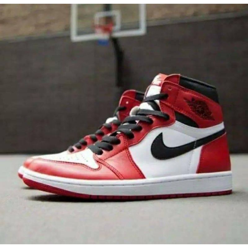 jordan retro 1 white black red