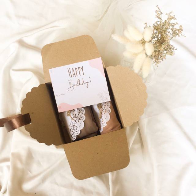 

BOX GIFT/ KADO WISUDA/ KADO ULANG TAHUN/ KADO PERPISAHAN/ KADO HIJAB
