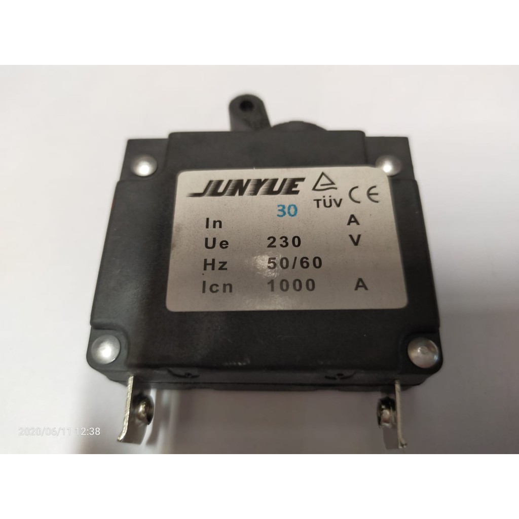 MCB / circuit breaker 30 AMPERE (untuk genset 6500 Watt)