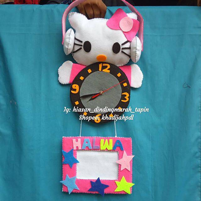 JAM DINDING HIAS HELLO KITTY PLUS FRAME Foto