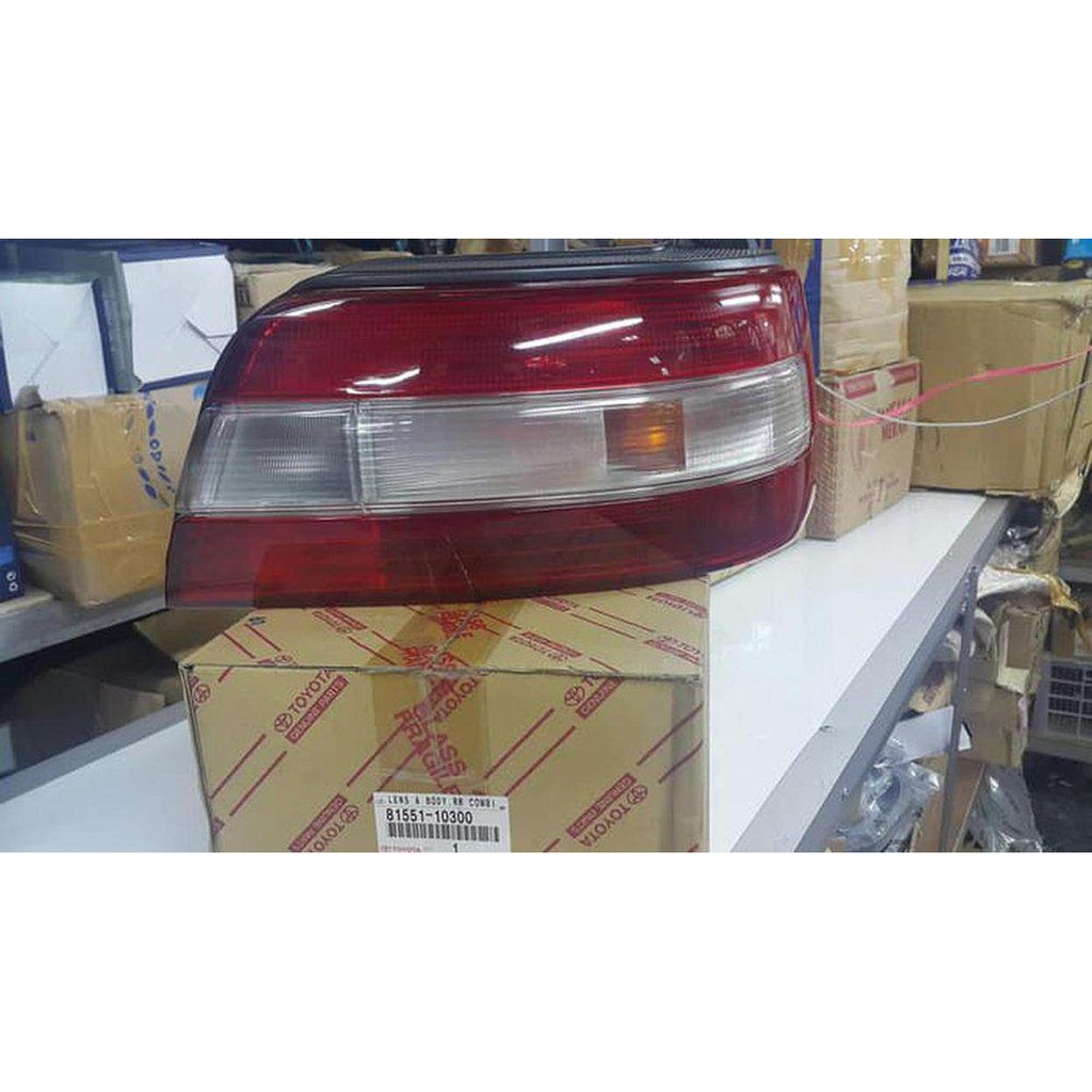 Lampu stop lampu belakang starlet kapsul kanan Original toyota