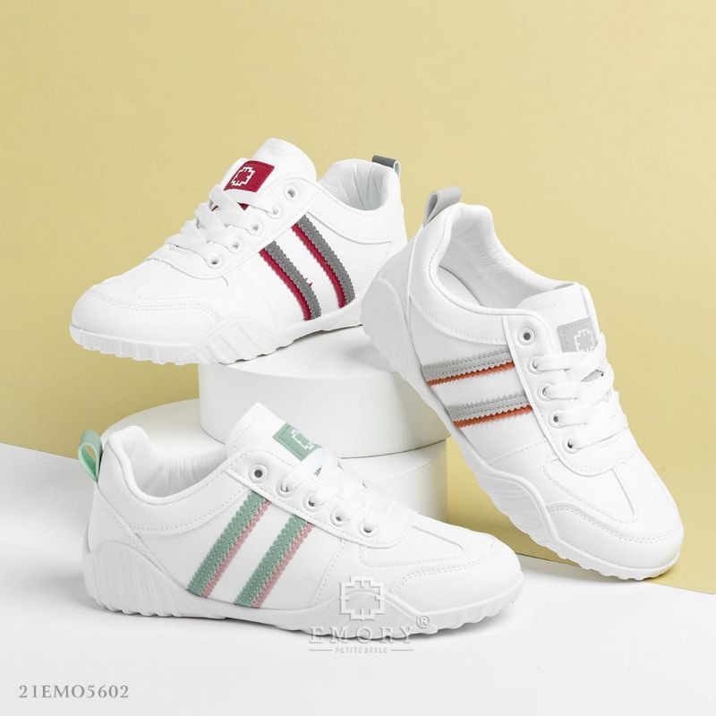 Sepatu Wanita Sneakers EMORY STYLE Adilla 21EMO5602 terdiri dari tiga warna