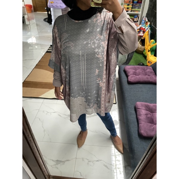 Preloved riamiranda top size xl